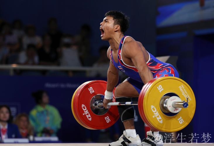 刘伟健斩获举重男子73公斤级双金殊荣